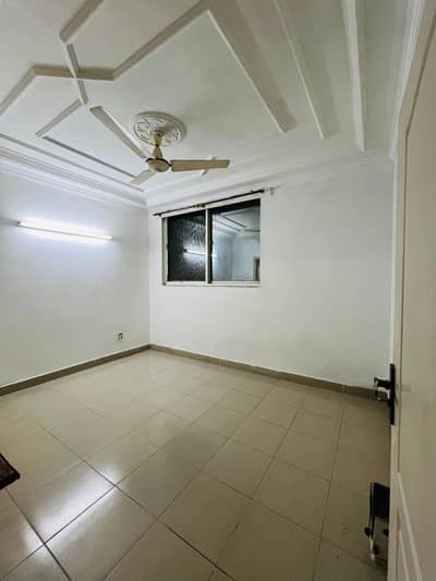 Private Single Room - Comfortable, Privacy & Convenience