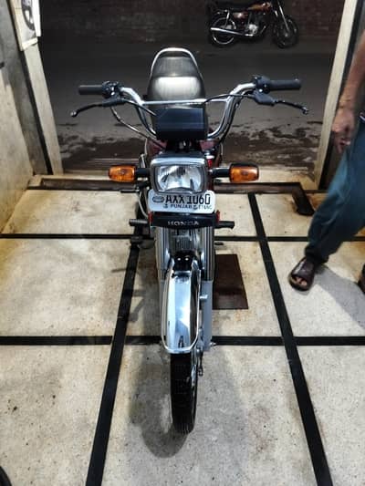 one Hand used VIP condition