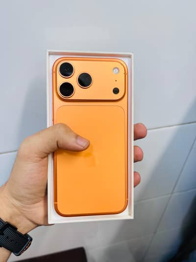 Iphone 17pro max Orange