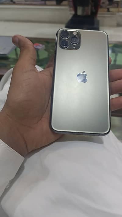 I phone 11 pro factory unlock dual Sim E same time