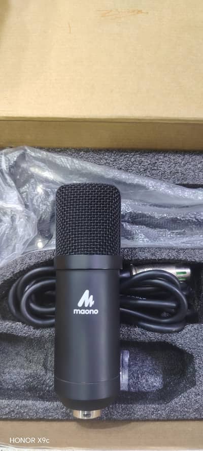 maono broadcast microphone