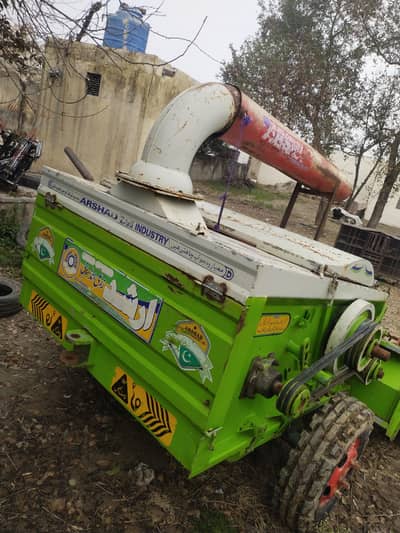 Tractor chopper machine