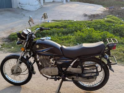 Suzuki gs150 for sale conditions 10/9 new tyre new Garari set