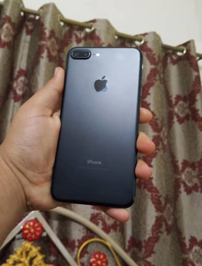 I phone 7 plus  03326374138 WhatsApp number hai