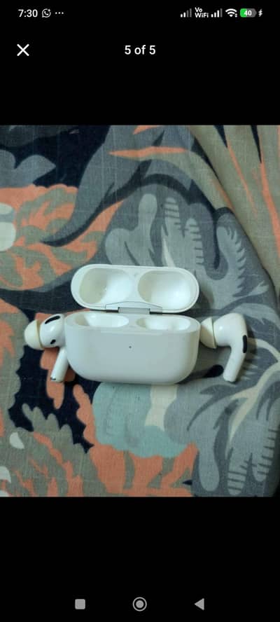 Apple AirPods 2nd Gen with original charging cable