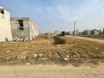 5 Marla plot for sale Qadeer Block Bismillah housing scheme