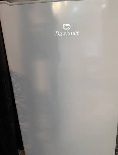 Mini fridge in nice good condition