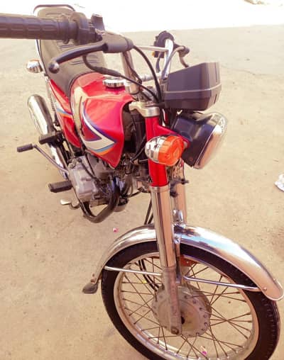 Honda cg 125 2016 model 03262107955 my WhatsApp number
