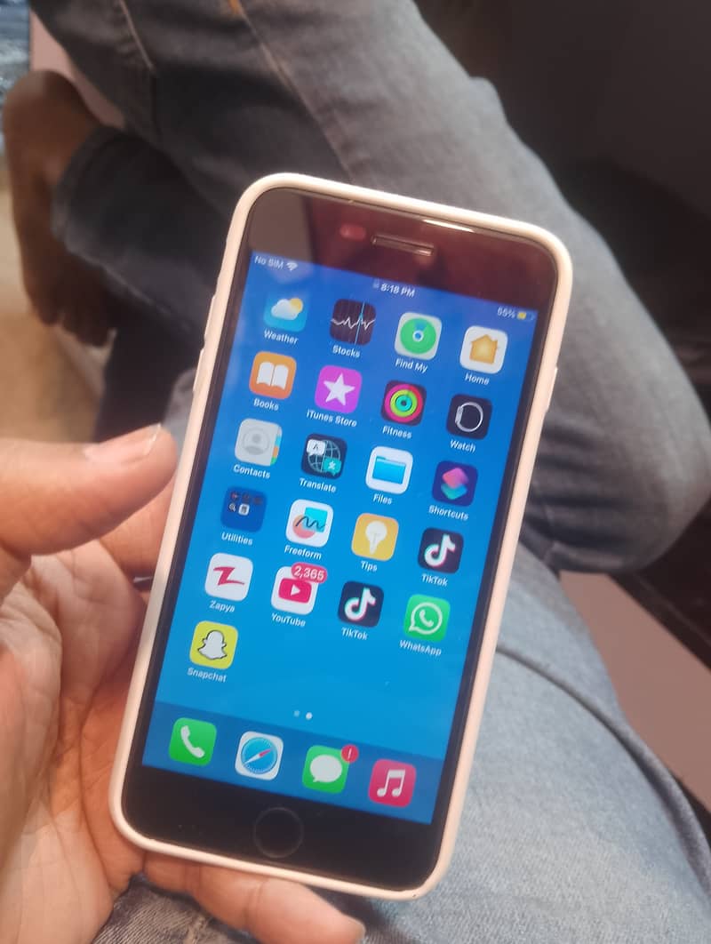 Apple iPhone 8 Plus 1