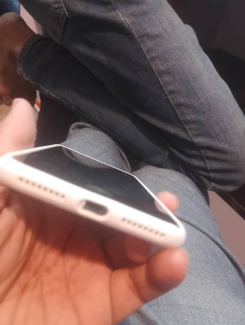 Apple iPhone 8 Plus 2