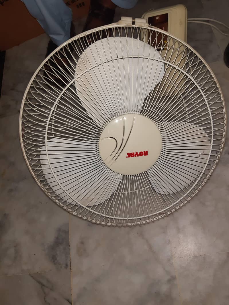 Royal Bracket Fan 1