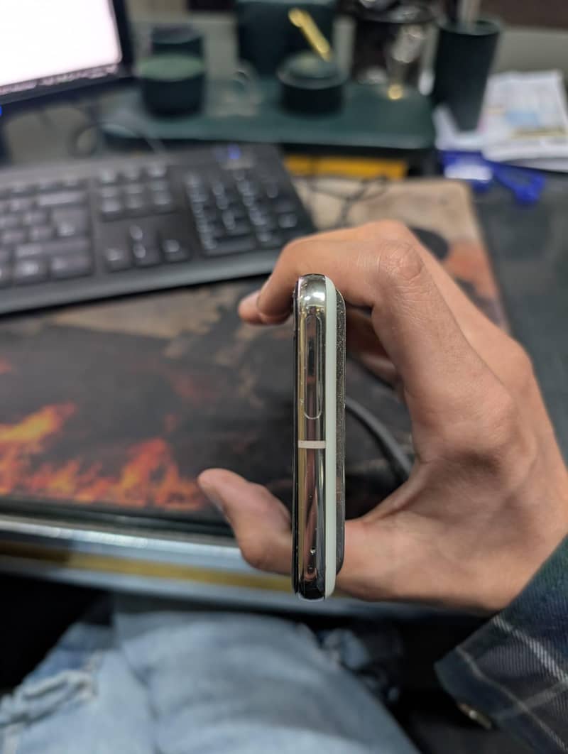 Google pixel 8 pro minor dot read description 3