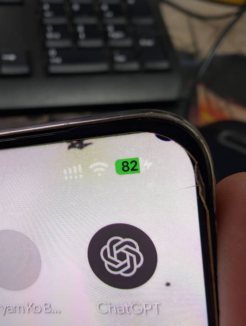 Google pixel 8 pro minor dot read description 5