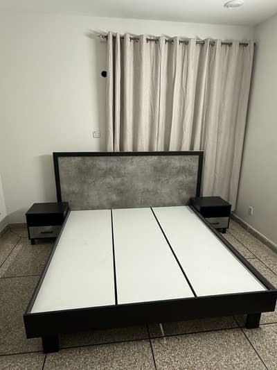 Modern Black & Grey Bedroom Set