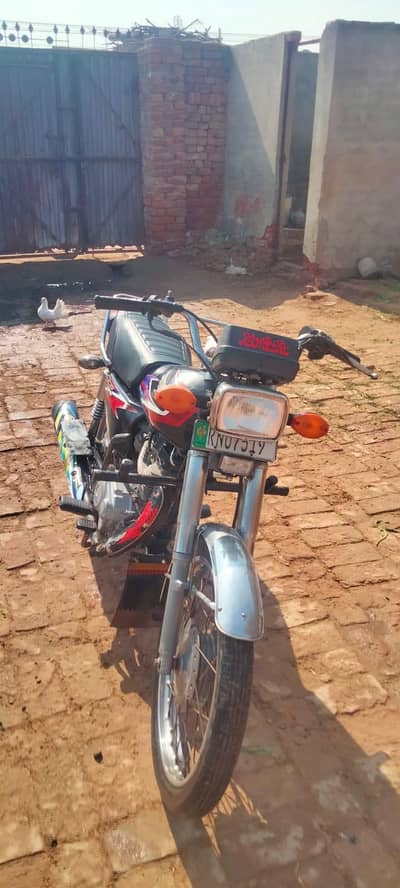 Honda 125 Model 2017 in Good condition