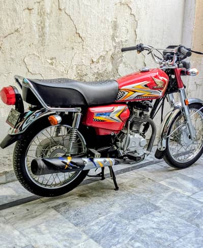 HONDA CG 125 model 2025 best condition bike in Lahore