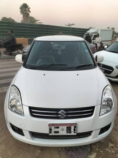 Suzuki Swift 2019 DLX  AUTO mint cond price  is negotiable