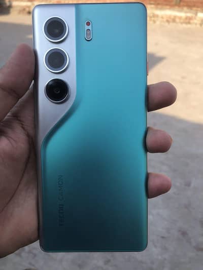 Techno Camon 40pro 16/256  with box charger & 3month warranty