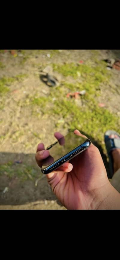 iPhone 11 Pro factory unlock 64 jb all ok battery health 75 %