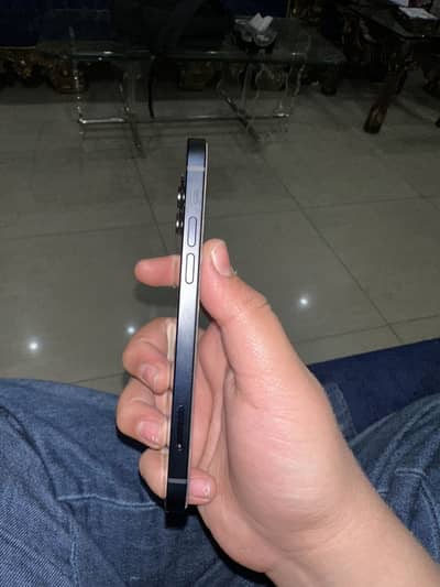 iPhone 12 jv 10/10 water pack air tight no exchange available