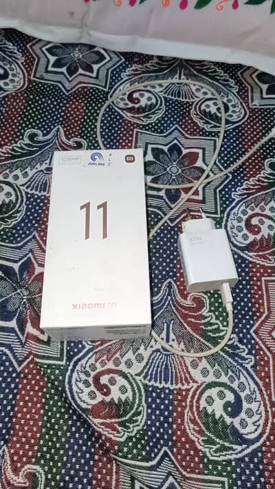 xoaimi 11t 5g for sale complete box  only back break