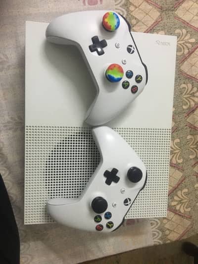 Xbox One S with 2 Controllers and games