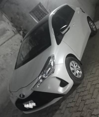 Toyota Vitz Push Start Pearl white