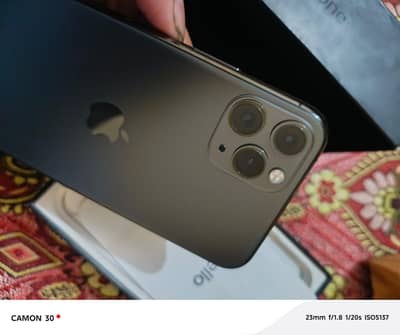 i PHONE 11 PRO WHiT BoX