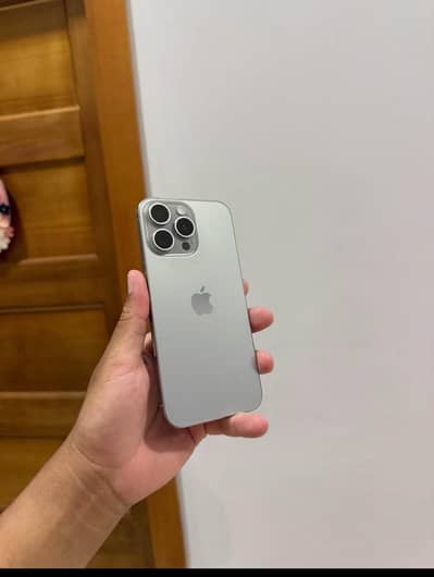 iPhone 15 pro max foctry unlock 256gb 87 health condition 10/9 All ok