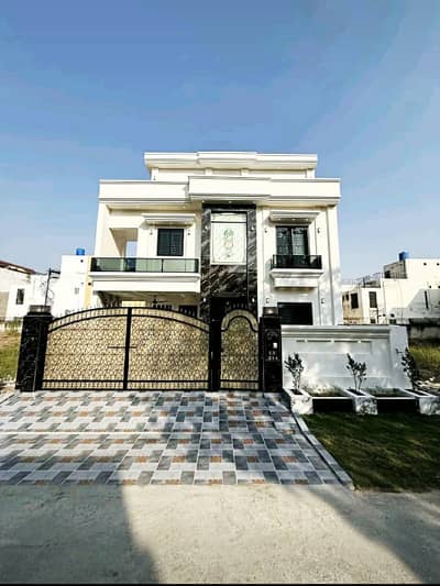 10 Marla Portion For Rent in Bahria Town Lahore