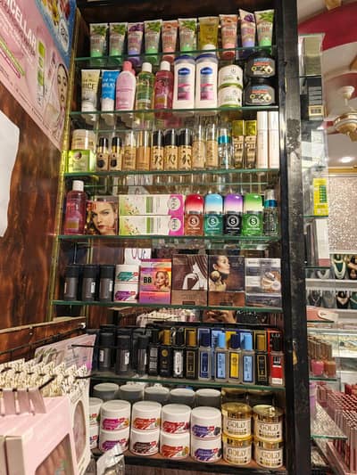 cosmetics shop in ichra