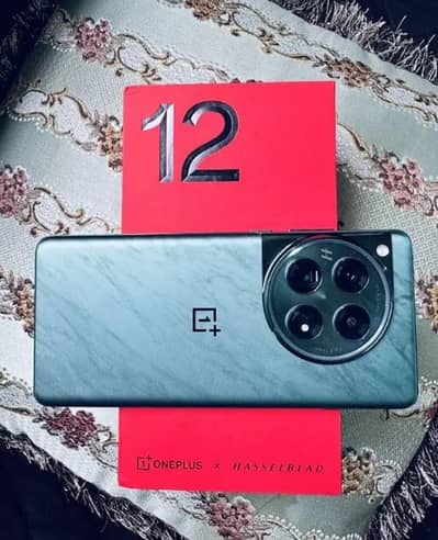 One plus 12 12/512 complete Box urgent sale contact OLX
