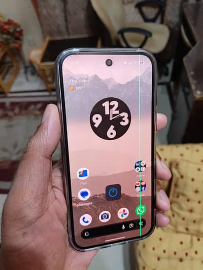 Google Pixel 9 Screen with green line