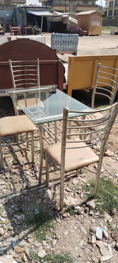 4 chair dinning table