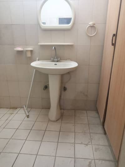 Idol furnished apartment male/ female