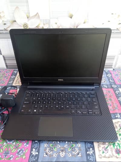 Dell i7 7 gen 256 gb SSD, 500 gb hdd, 8 gb ddr4 Ram
