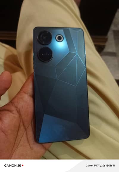 camon 20.8gb 256gb