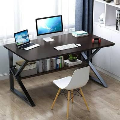 Wooden office table/Laminated office table/Office table/Office desk