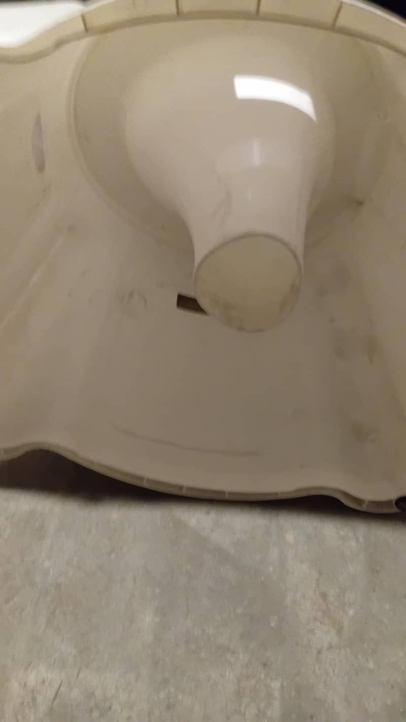 Plastic Portable Commode 2