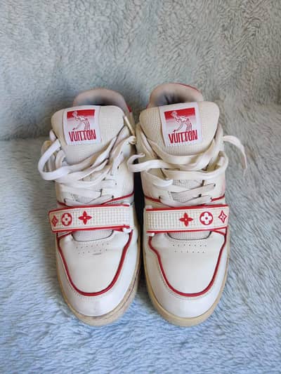 Louie Vuitton sneakers shoes
