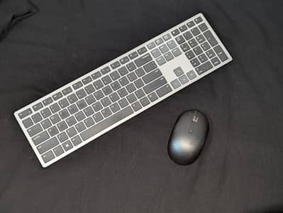 Dell Premier Multi-Device Wireless Keyboard & Mouse Combo (KM7321W)