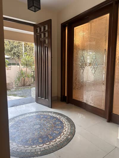 Real Pictures Kanal Upper Portion For Rent in DHA Phase 4 -DD-Lahore