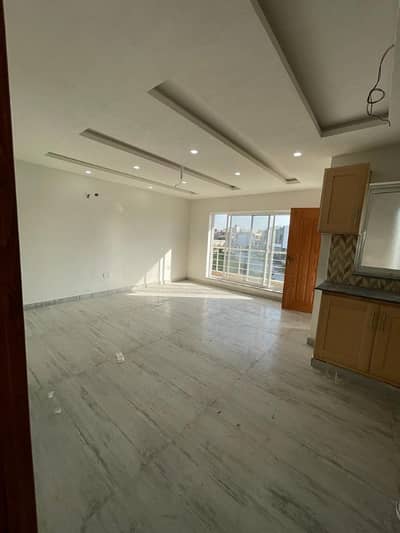 5 MARLA APARTMENT AVAILABLE FOR RENT