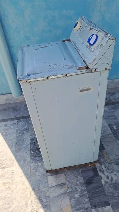 copper motor . . . heavy body spinner. . with heavy angel frame wheel