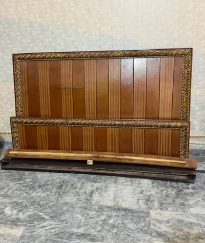 Wooden Queen Size Bed For Sell