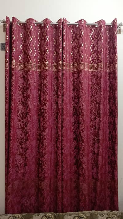 velvet  maroon  parde