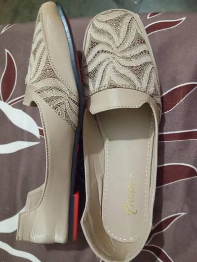 size:38 | cream colour flats