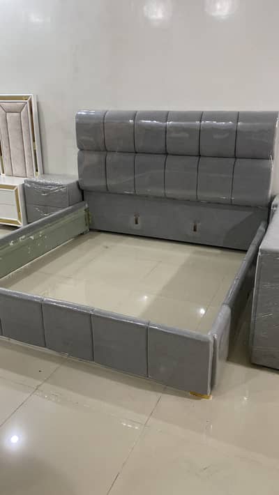 Poshish bed dressing two side table