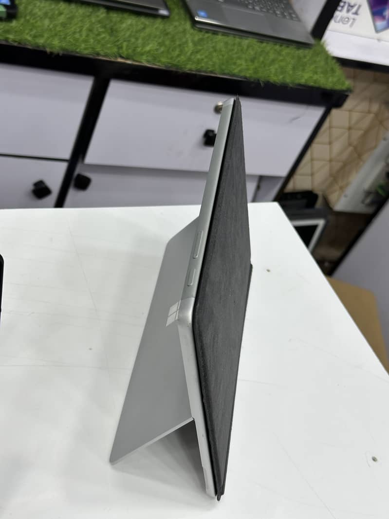 Surface Go 2 6