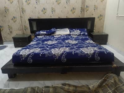 wooden used floor bed set with mirror for sale